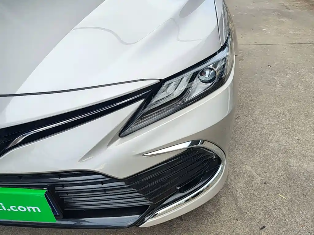 Toyota Camry — фото 24