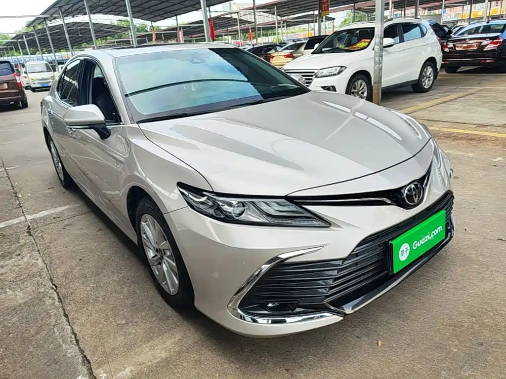 Toyota Camry — фото 4