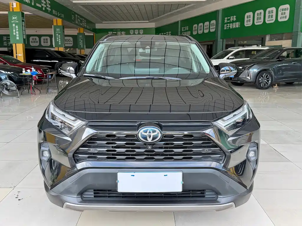 Toyota RAV4 — фото 2