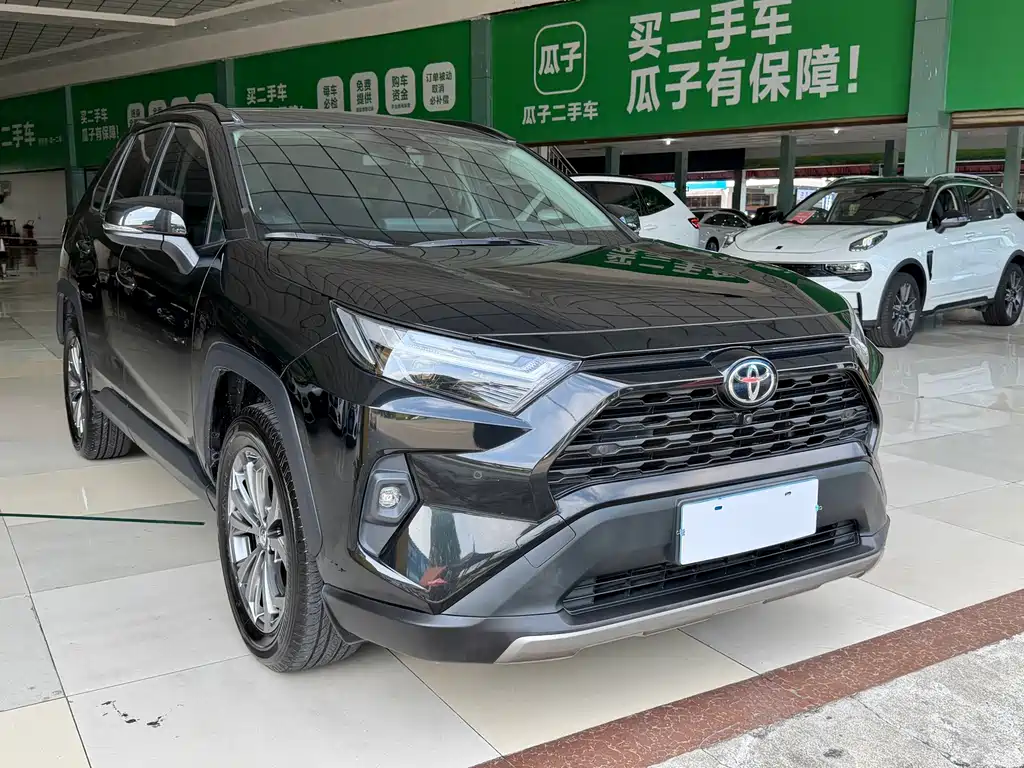 Toyota RAV4 — фото 3