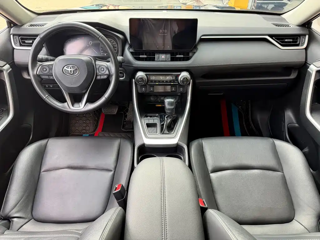 Toyota RAV4 — фото 8