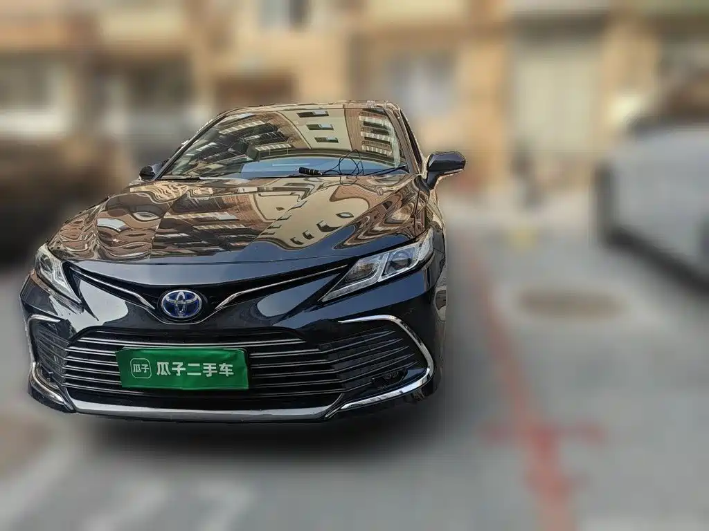 Toyota Camry — фото 2