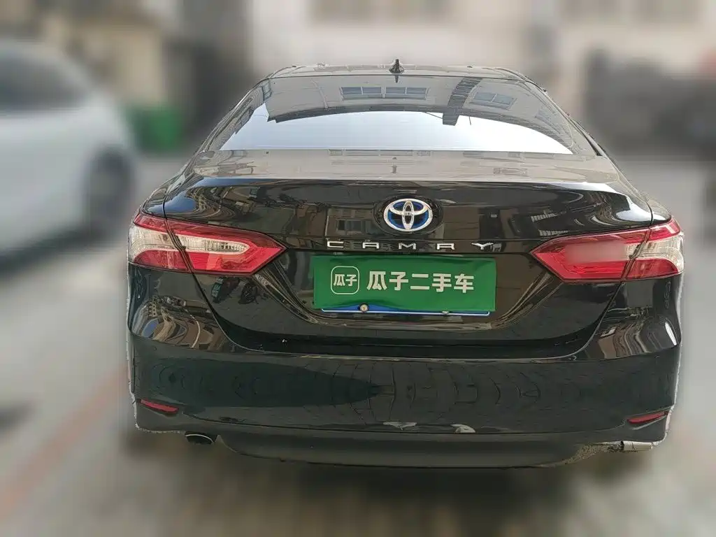 Toyota Camry — фото 3