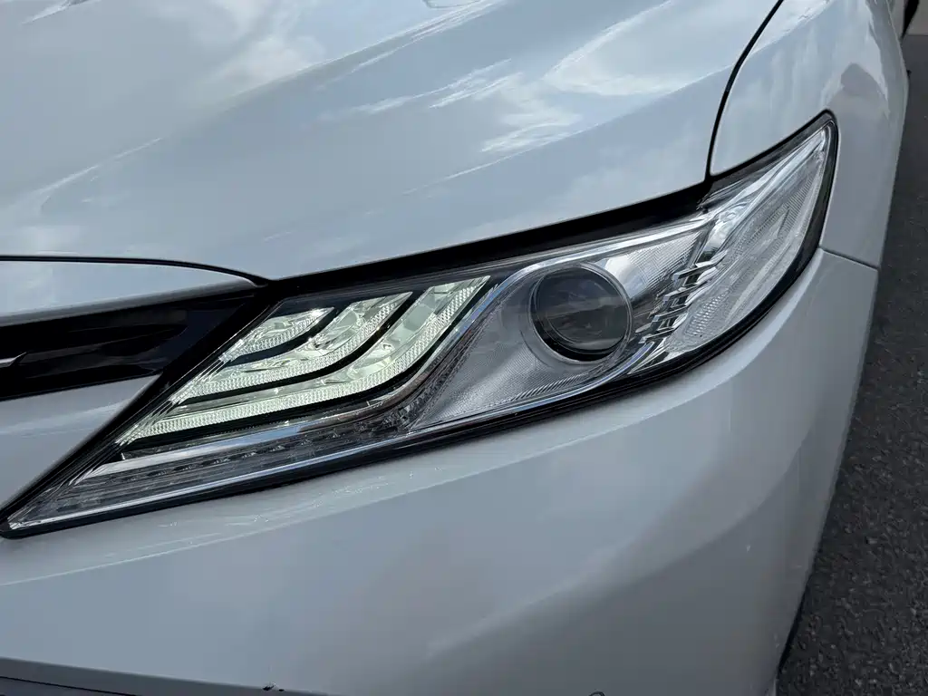 Toyota Camry — фото 20