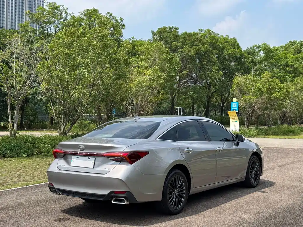 Toyota Avalon — фото 11