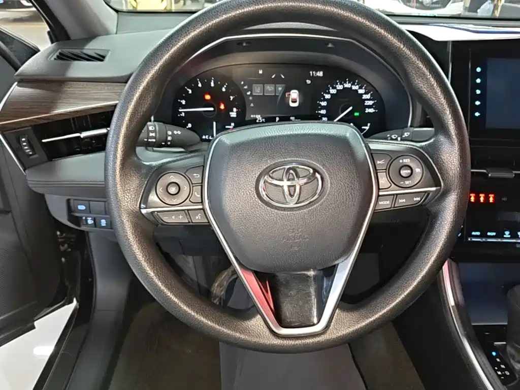 Toyota Avalon — фото 11