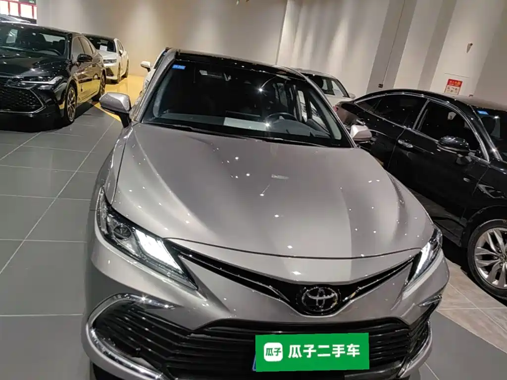 Toyota Camry — фото 3
