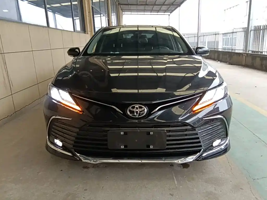 Toyota Camry — фото 3