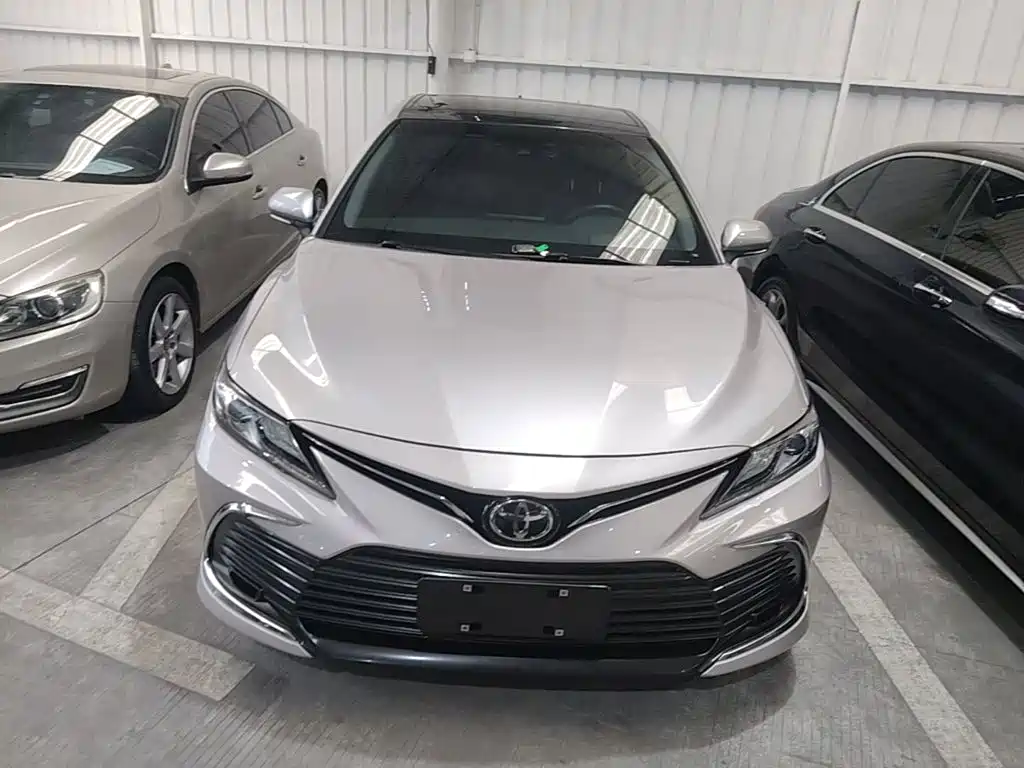 Toyota Camry — фото 3