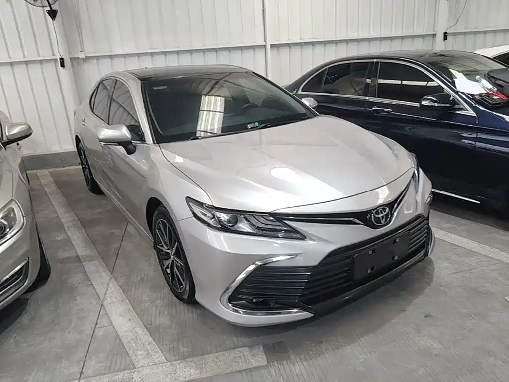 Toyota Camry — фото 4