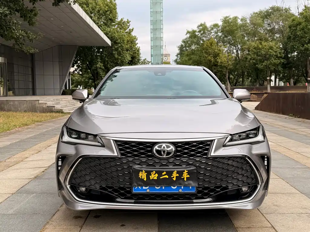 Toyota Avalon — фото 2