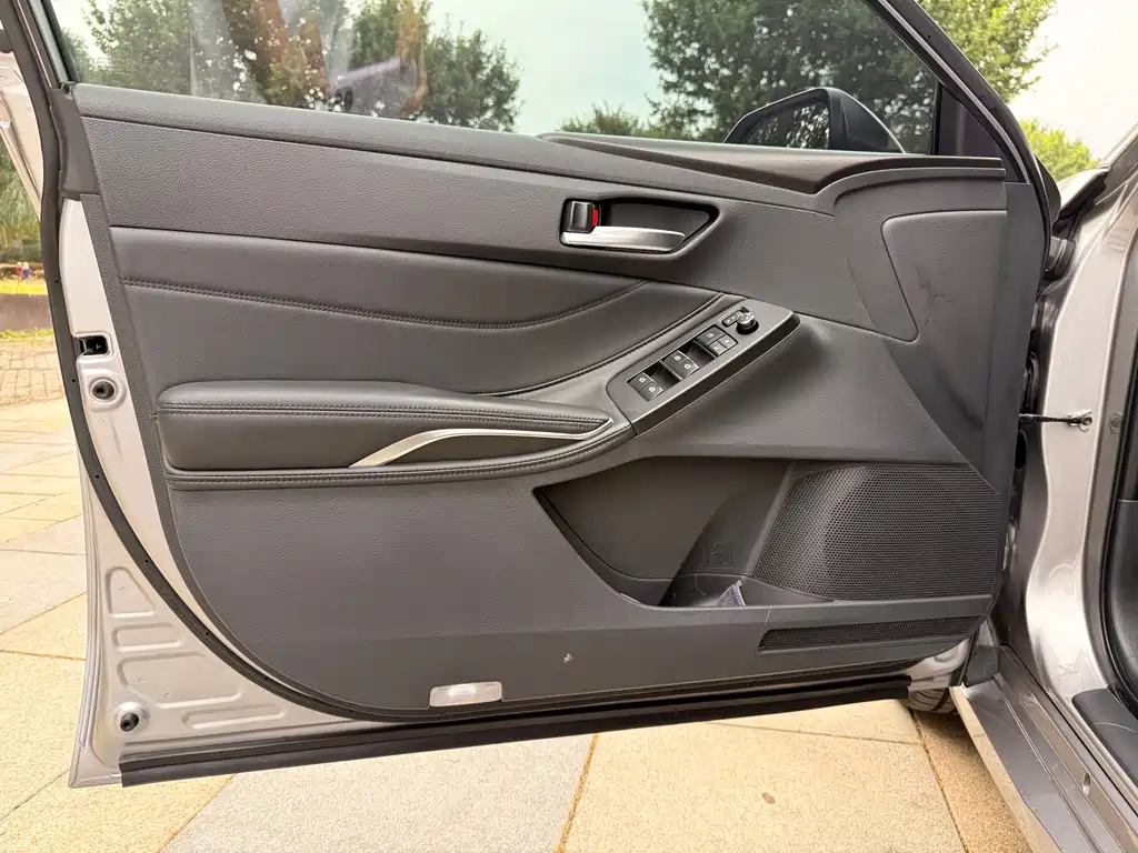Toyota Avalon — фото 10