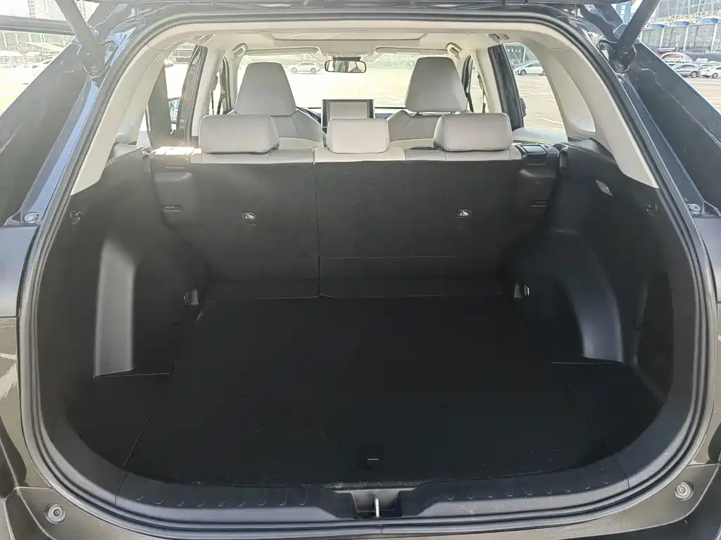 Toyota RAV4 — фото 26
