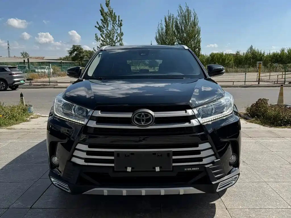 Toyota Highlander — фото 2