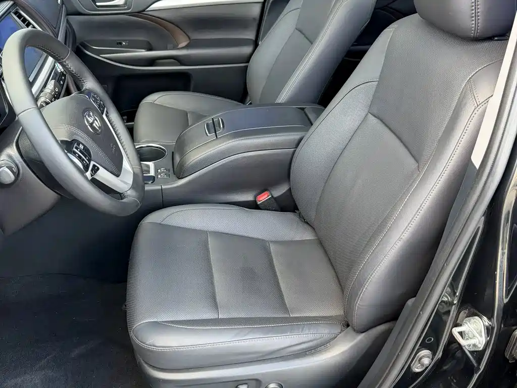 Toyota Highlander — фото 4