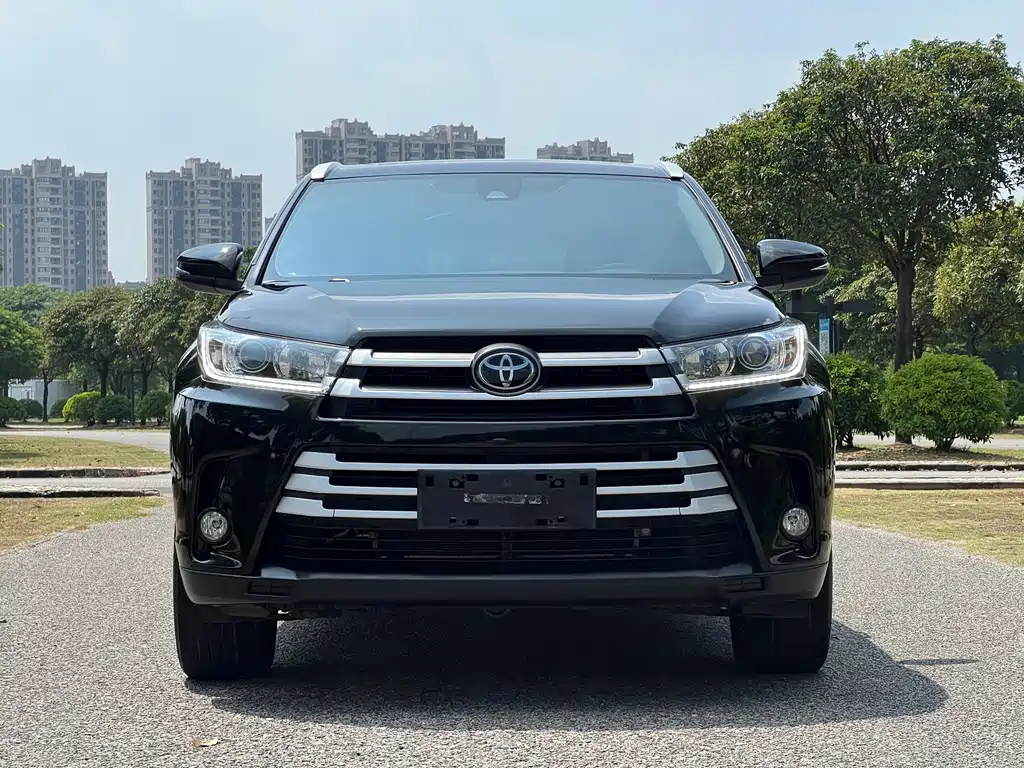 Toyota Highlander — фото 2