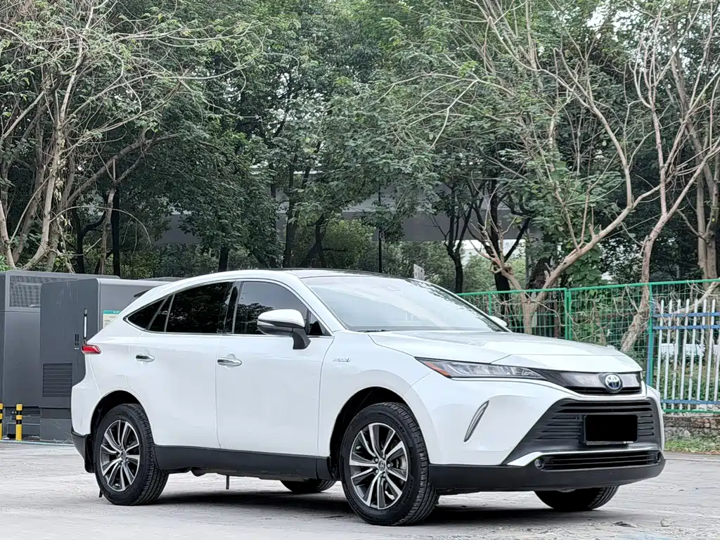 Toyota Harrier — фото 3