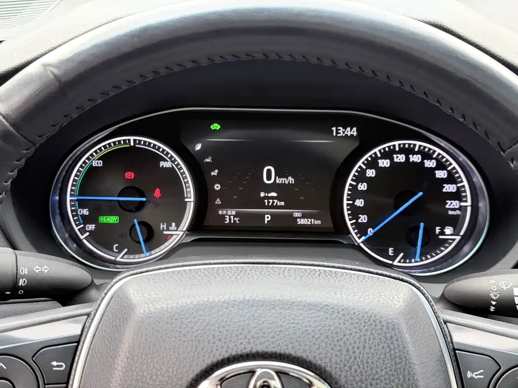 Toyota Harrier — фото 4