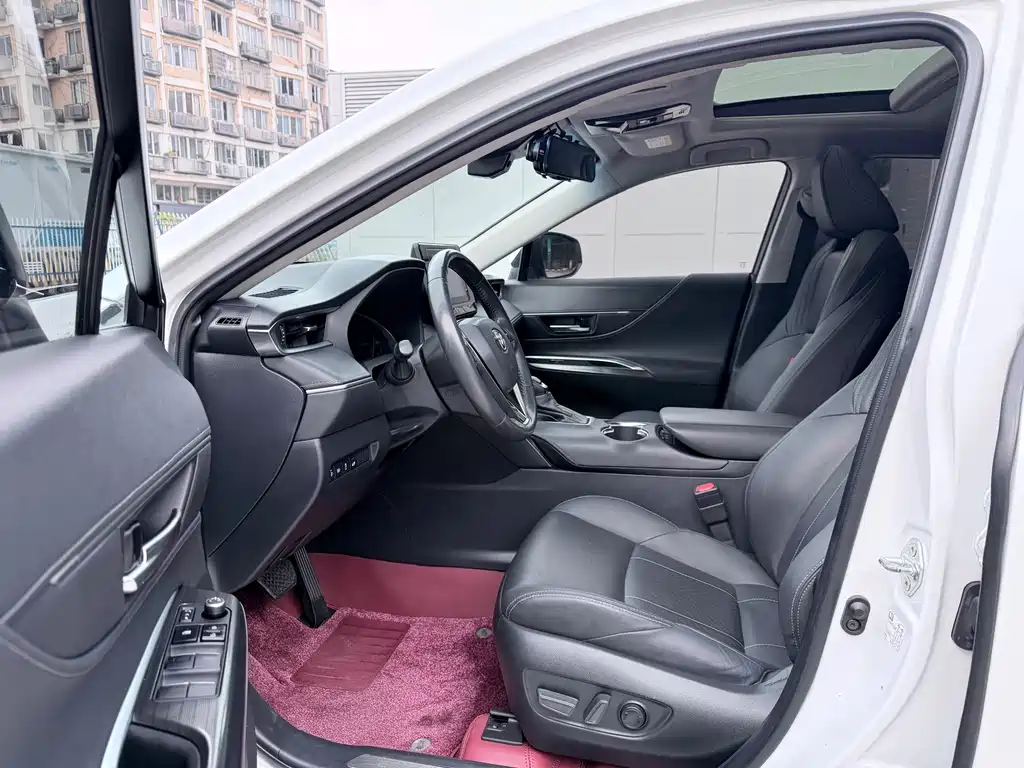 Toyota Harrier — фото 6