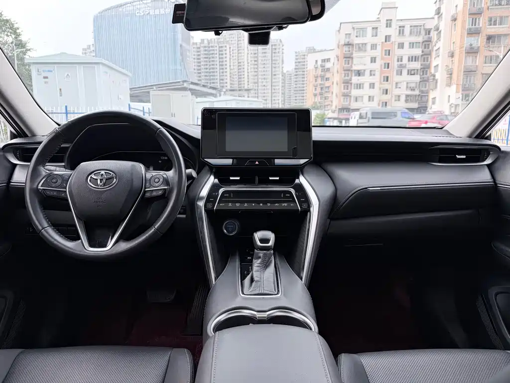 Toyota Harrier — фото 8