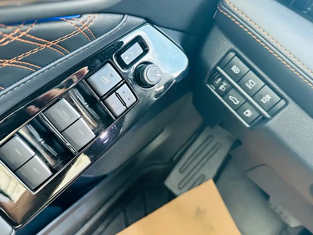 Toyota Avalon — фото 19