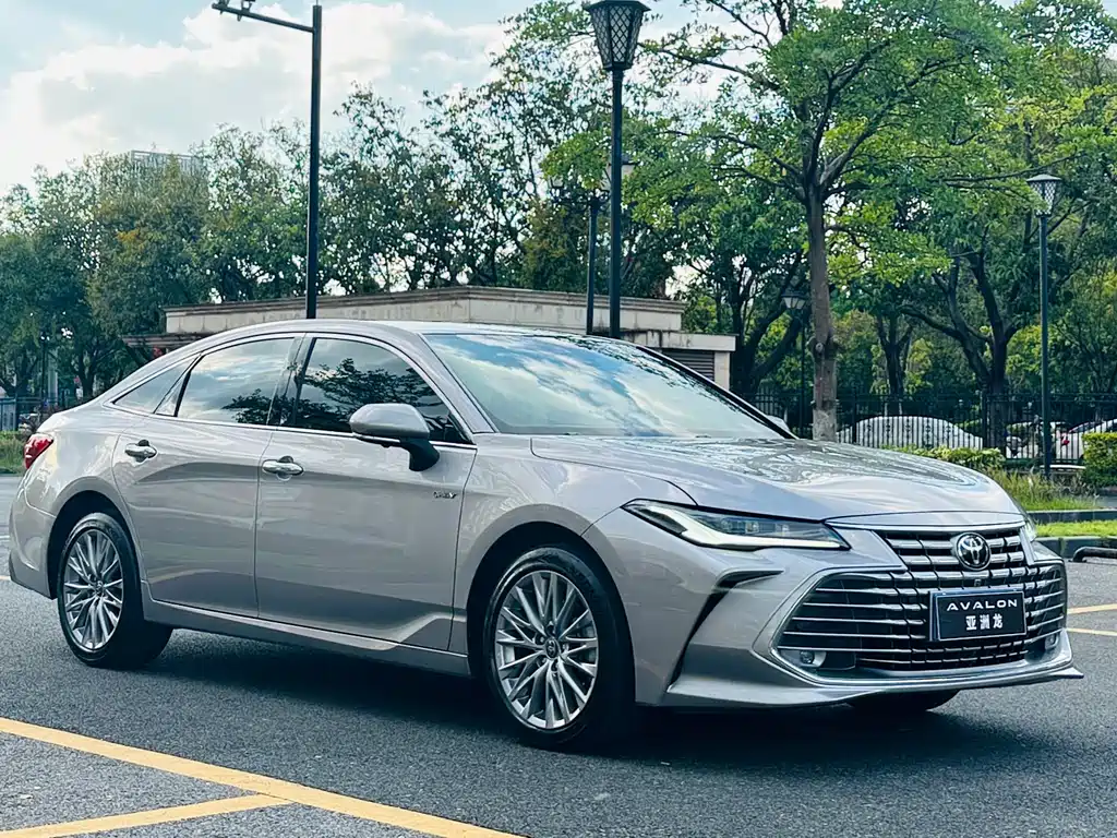 Toyota Avalon — фото 3