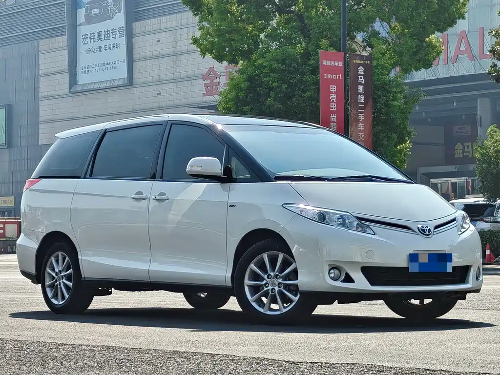 Toyota Previa — фото 3