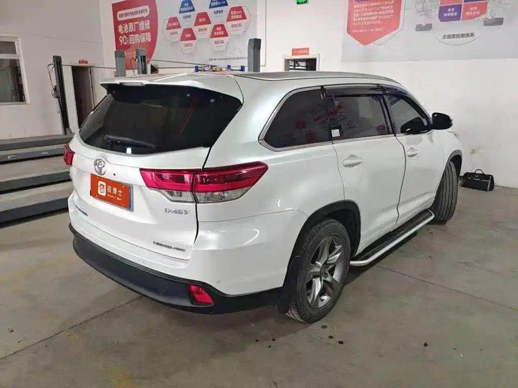 Toyota Highlander — фото 2