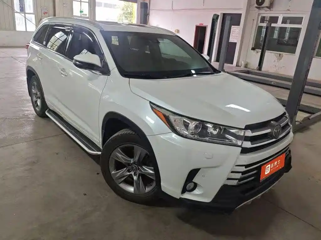 Toyota Highlander — фото 5