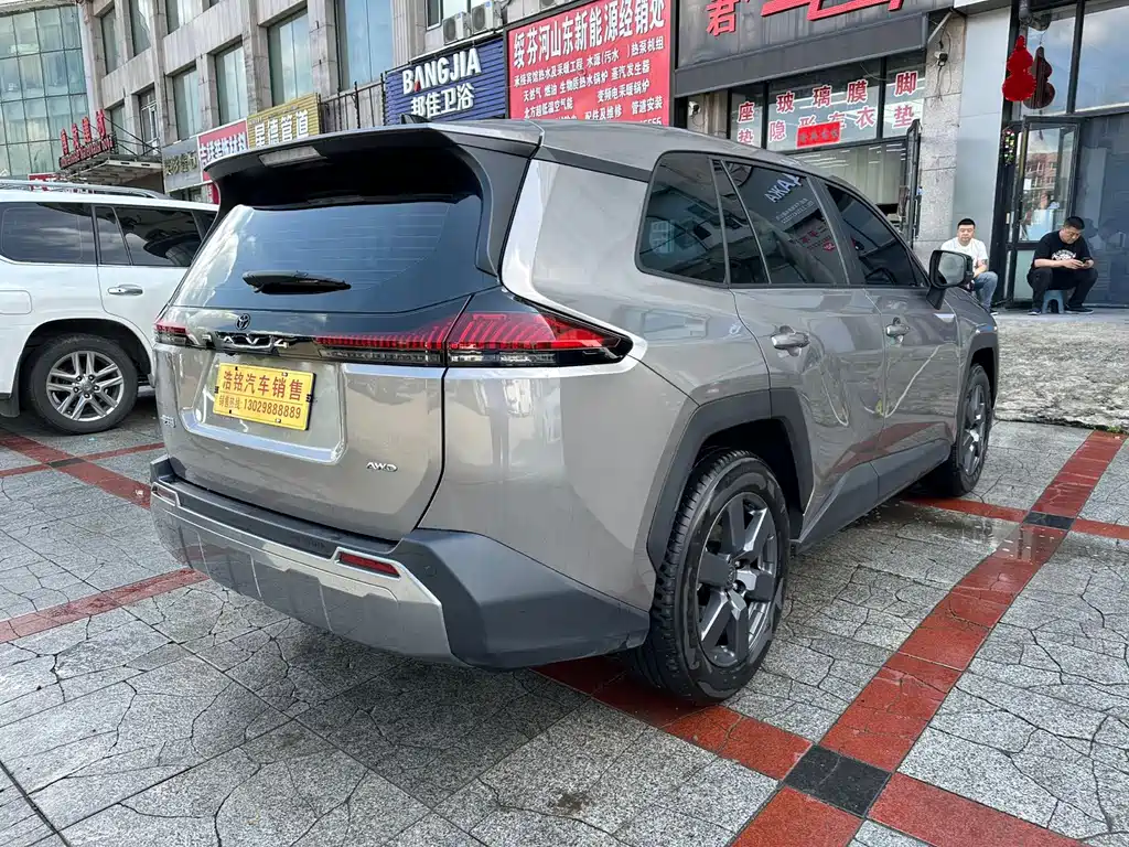 Toyota RAV4 — фото 4