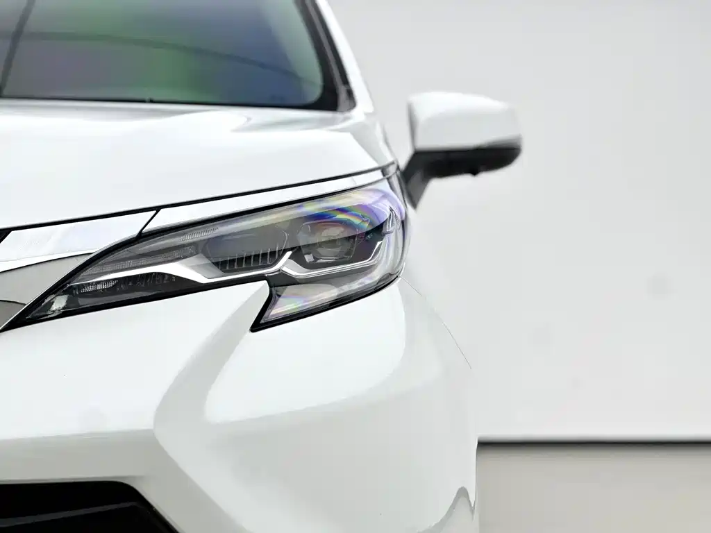 Toyota Sienna — фото 17