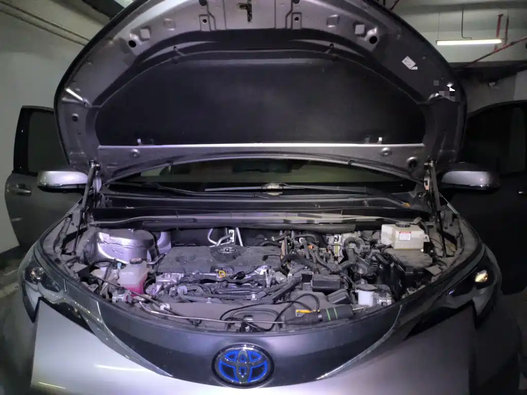 Toyota Sienna — фото 21