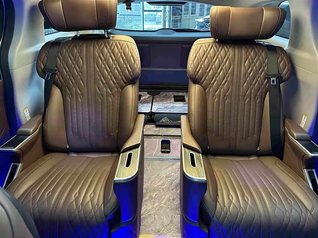 Toyota Sienna — фото 23