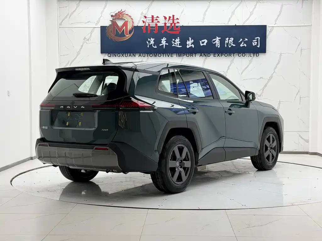 Toyota RAV4 — фото 6