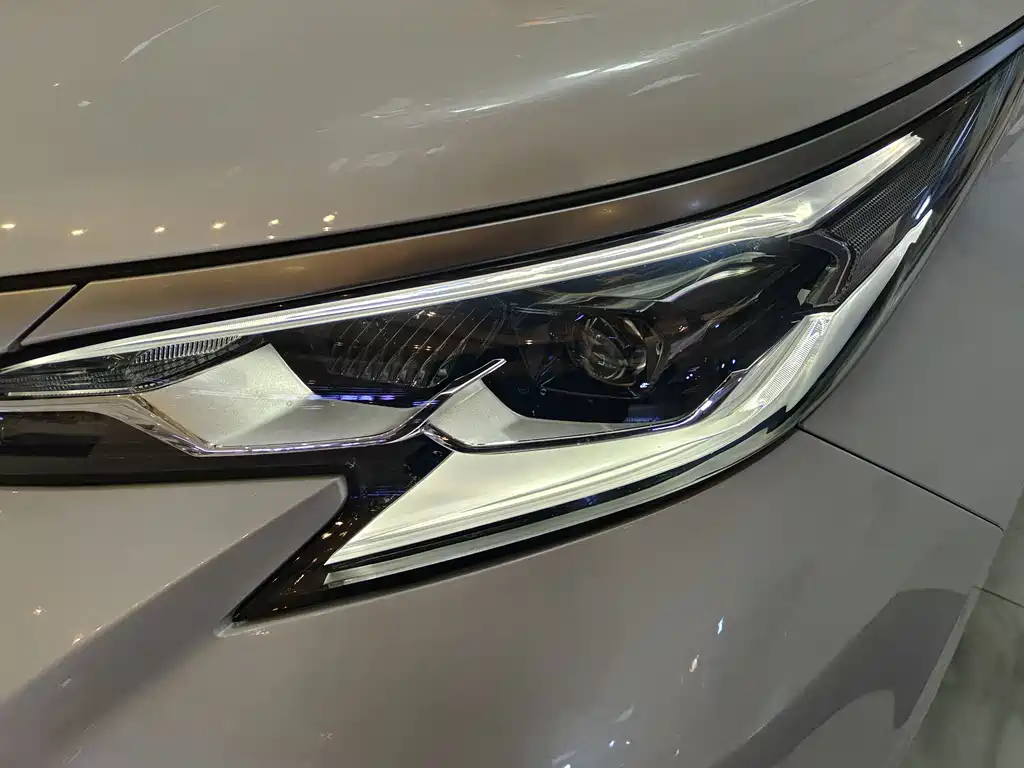 Toyota Sienna — фото 4