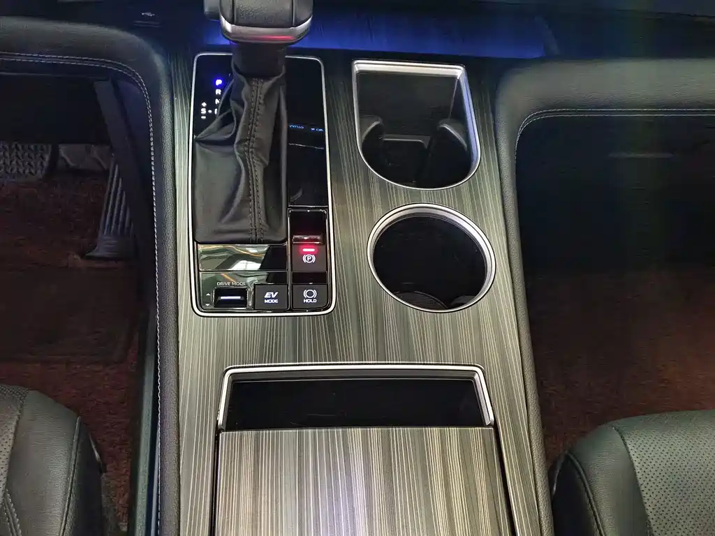 Toyota Sienna — фото 10