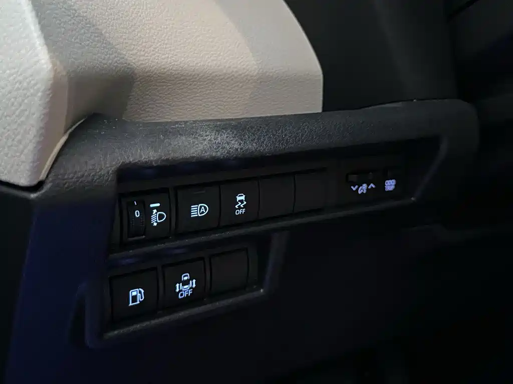 Toyota Sienna — фото 8