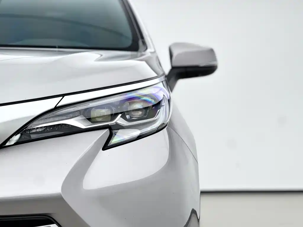Toyota Sienna — фото 8