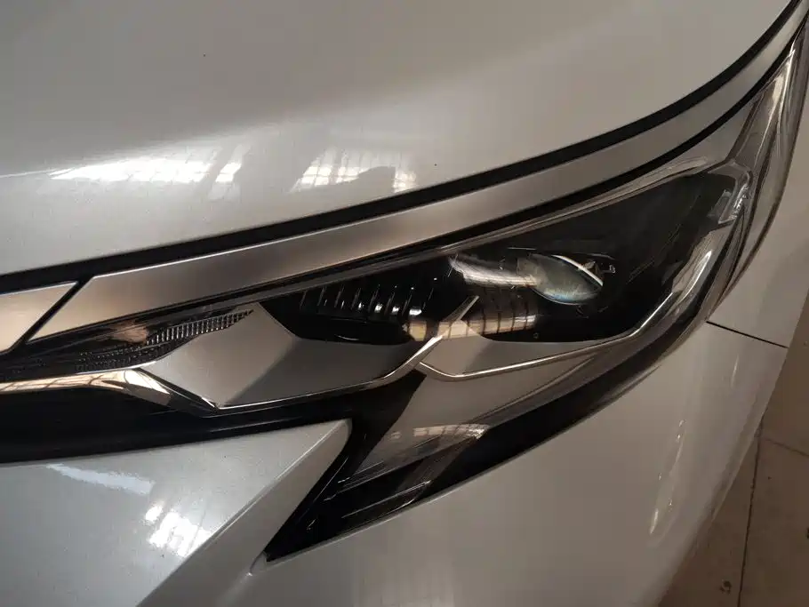 Toyota Sienna — фото 5