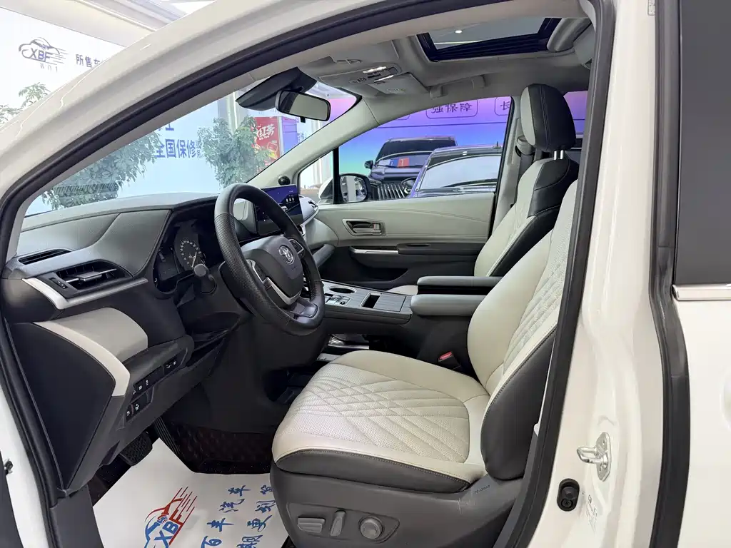 Toyota Granvia — фото 4