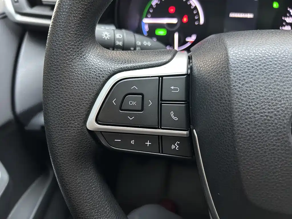 Toyota Granvia — фото 24