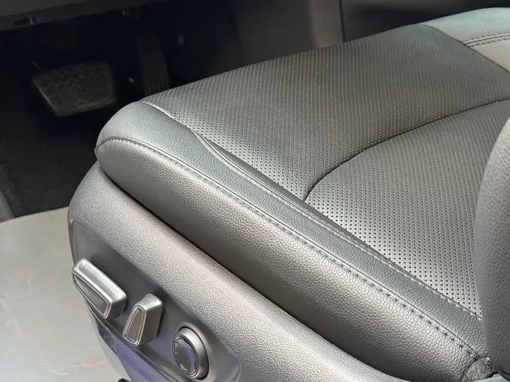 Toyota Sienna — фото 21