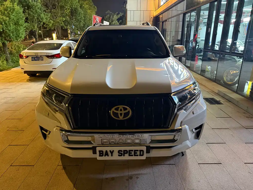 Toyota Prado — фото 2