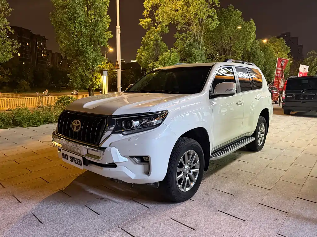 Toyota Prado — фото 14