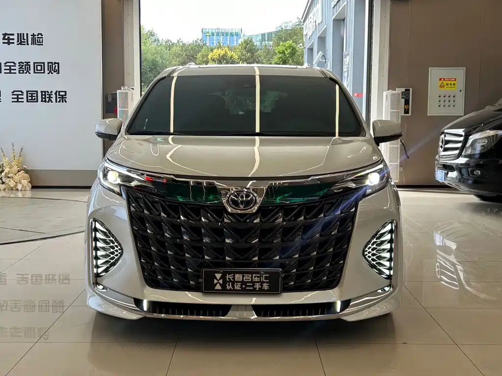 Toyota Sienna — фото 2