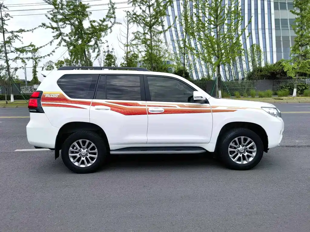 Toyota Prado — фото 3