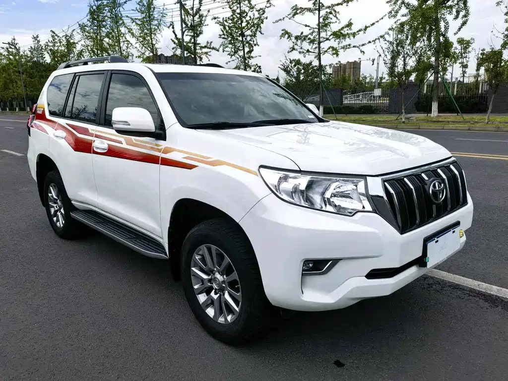 Toyota Prado — фото 4