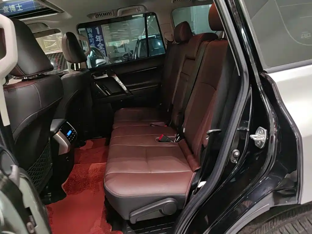 Toyota Prado — фото 17