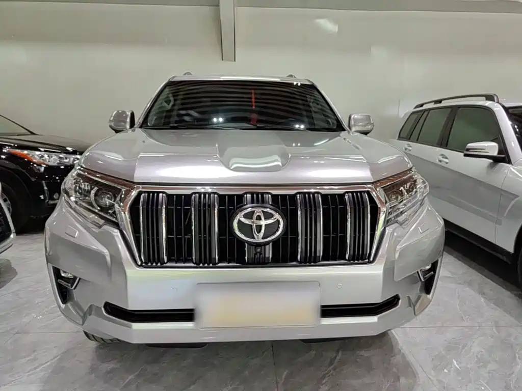 Toyota Prado — фото 3