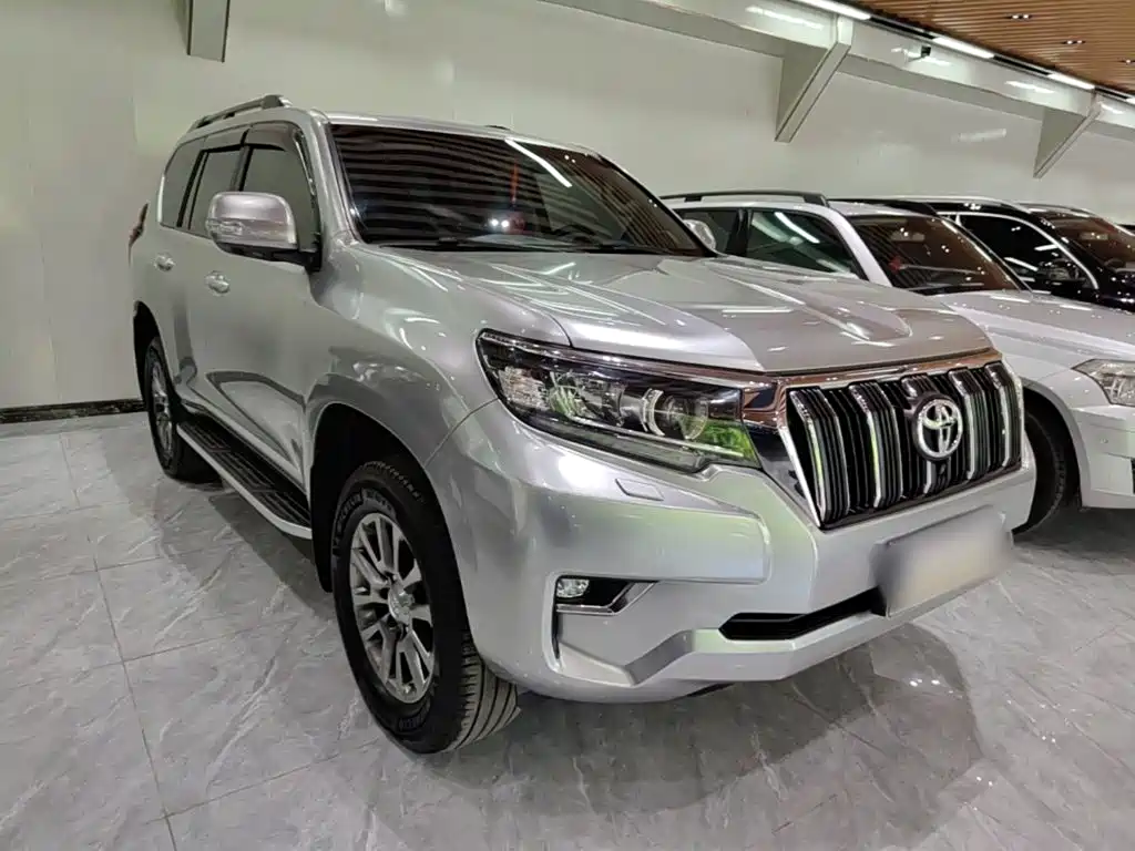 Toyota Prado — фото 4